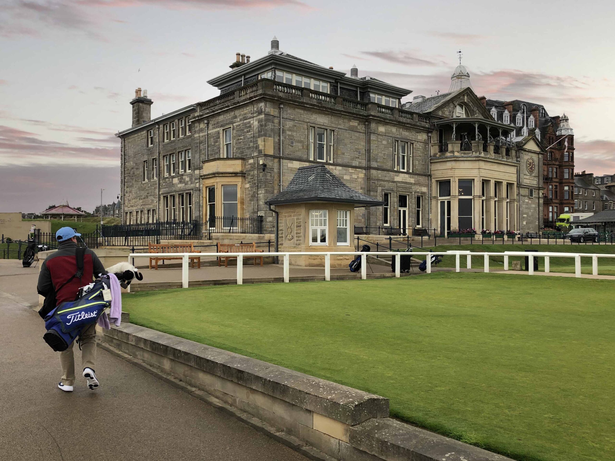 Playing Old Course at St. Andrews without a Tee Time