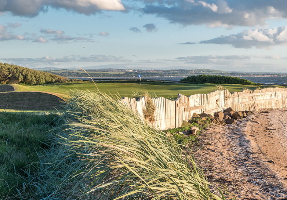 Can a Golf Spin Beat the Wind: Mastering Windy Conditions